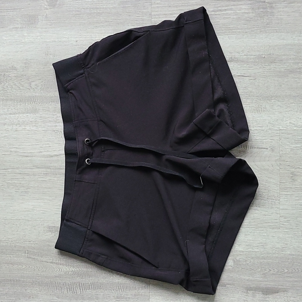 Athleta midtown shorts